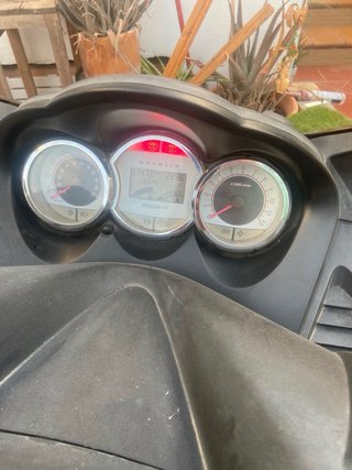 Peugeot Satelis 250 Maxi Scooter Negra