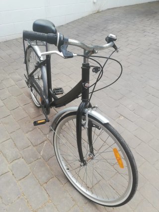 Bicicleta urbana BH color negro