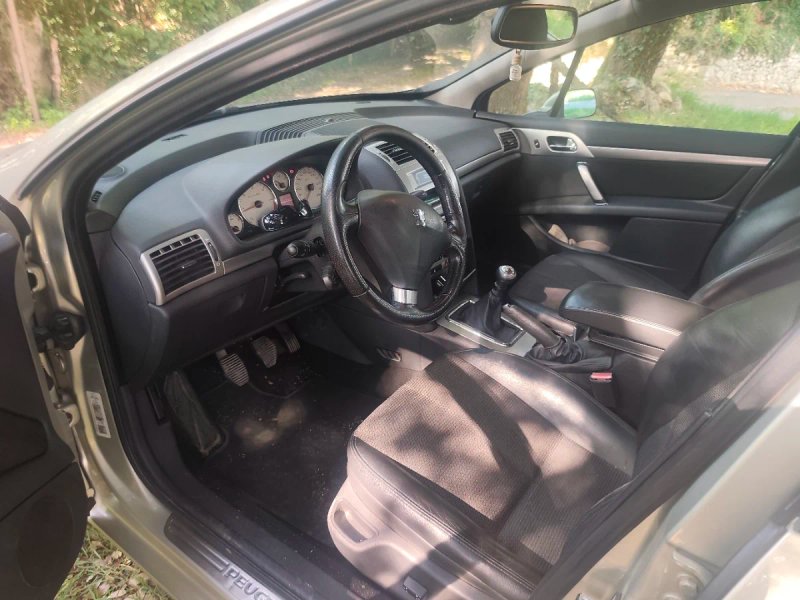 Peugeot 407 2010 - foto 1