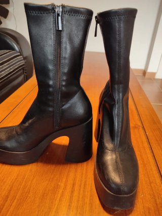 Botines Stradivarius negros plataforma tacón