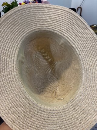 Gorra de paja beige y negra