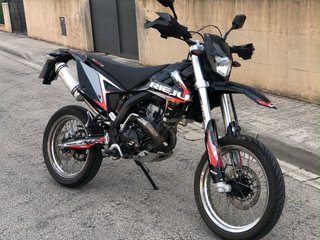 Rieju MRT50 Supermotard Negra y Roja