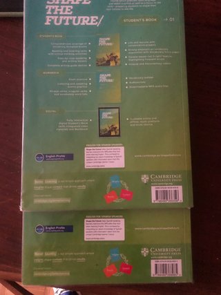 Shape the Future Level 1 Workbook y Student book.