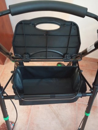 Andador Plegable con Asiento y Ruedas