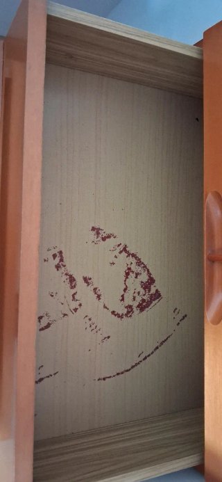 Cómoda de madera con 7 cajones
