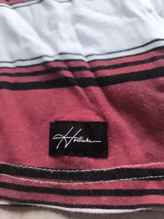 Camiseta Hollister Rayas Roja y Blanca
