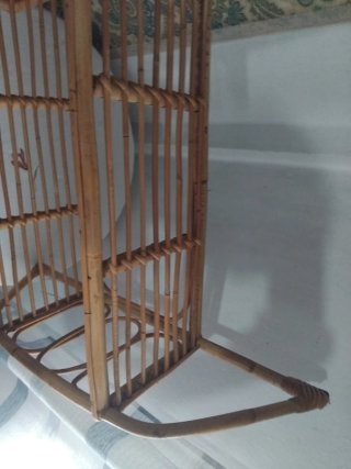 Estantería de bambú y ratán