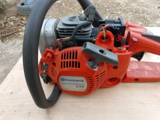 Motosega Husqvarna 236 da riparare