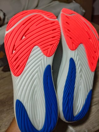 New Balance FuelCell Rebel V3 Talla 42.5