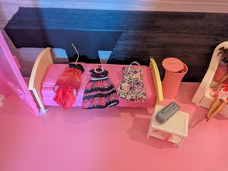Camera da letto Barbie: mobili, 2 bambole e accessori