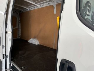 Iveco Daily 35S 16H 3.0 A8 V 4100/H2 16 M3 (2023)
