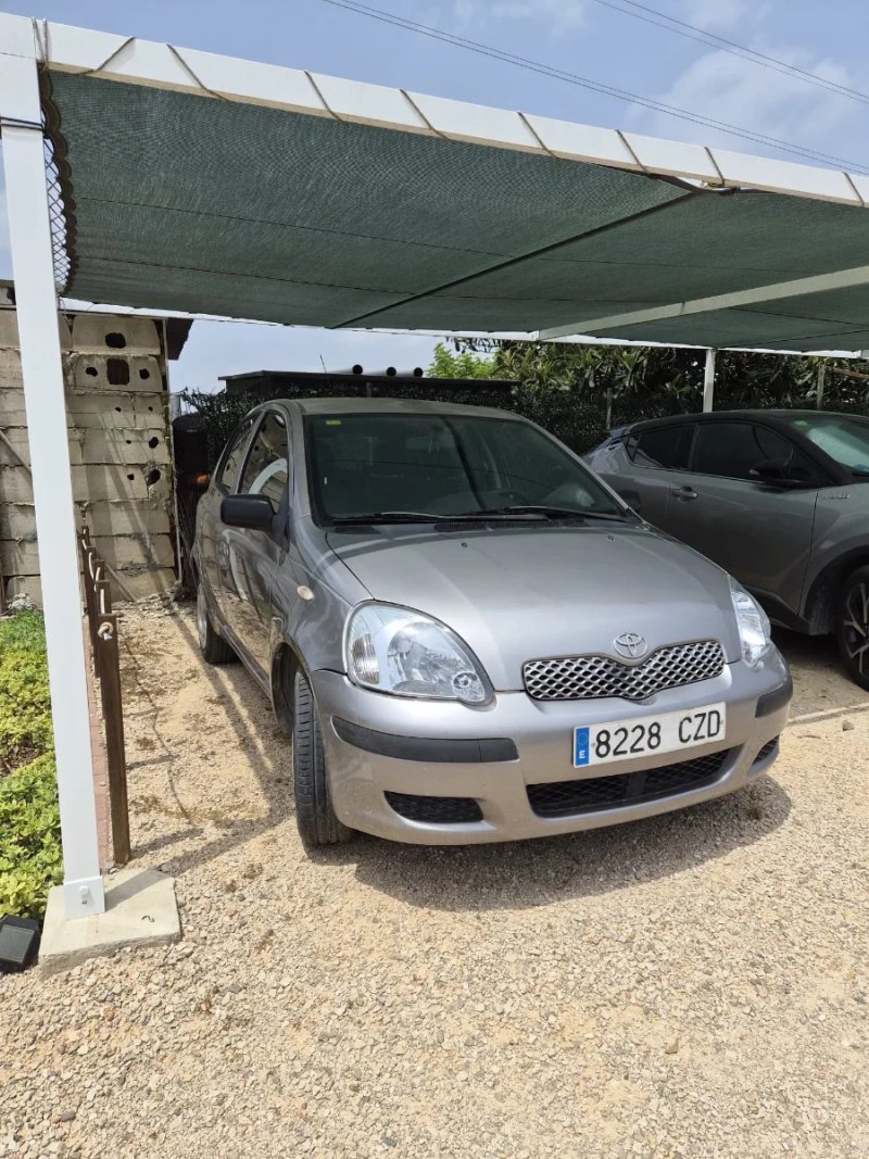 Toyota Yaris 2004 - foto 1
