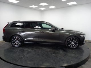 VOLVO V60 familiar 2.0 B4 (D) Momentum Auto