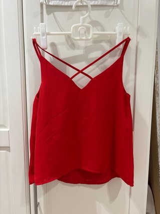 Blusa roja tiras cruzadas, con forro