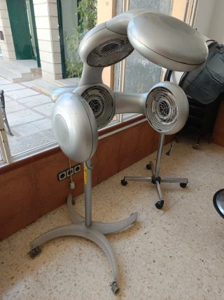 Mobiliario Peluquería: 2 Sillones y Lavacabezas