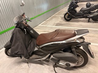 Piaggio Vespa Beverly 125 Scooter