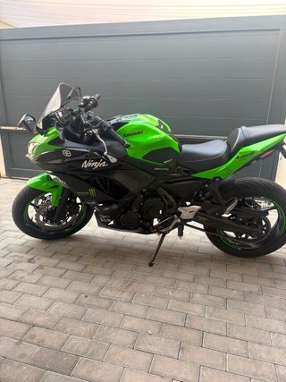 Kawasaki Ninja 650 2018 A2