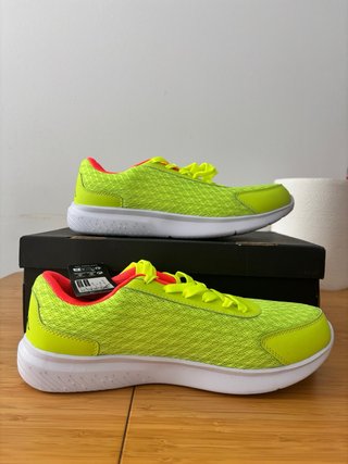 Zapatillas Deportivas Verdes y Naranjas