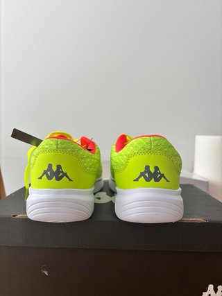 Zapatillas Deportivas Verdes y Naranjas