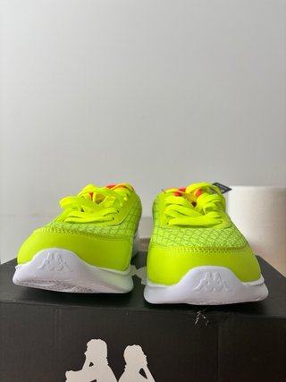 Zapatillas Deportivas Verdes y Naranjas