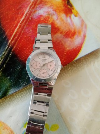 Orologio Casio Donna Quadrante Rosa Argento