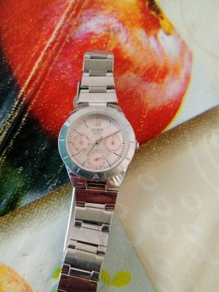 Orologio Casio Donna Quadrante Rosa Argento