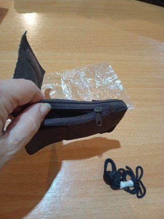 Cartera con enganche y colgador