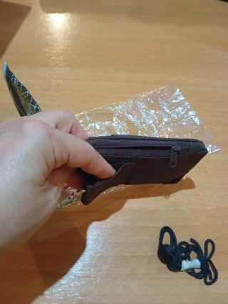 Cartera con enganche y colgador