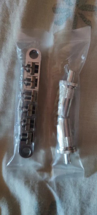 Puente de guitarra tipo Gibson cromado