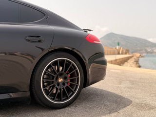 Porsche Panamera Turbo Executive Edición limitada