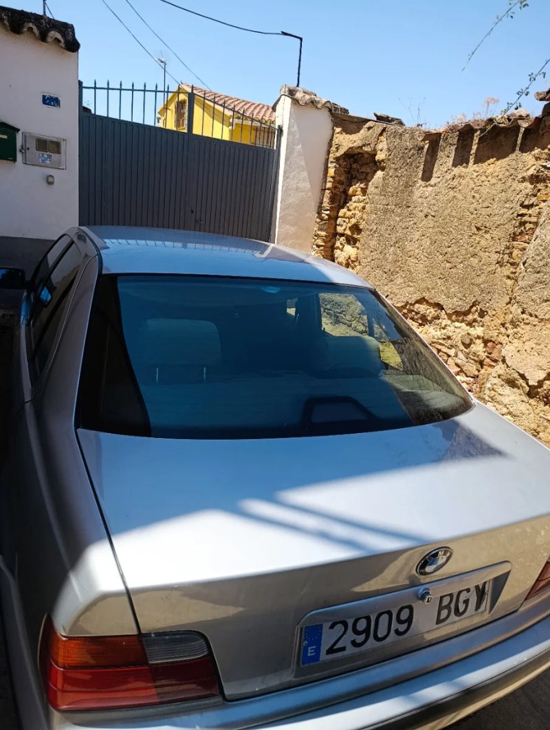 BMW Serie 3 1997 - foto 1