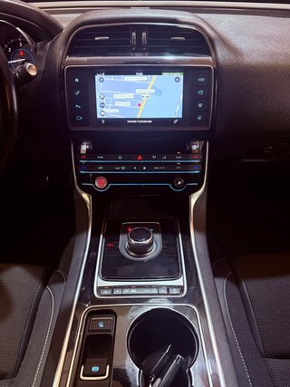 Jaguar XE 2016