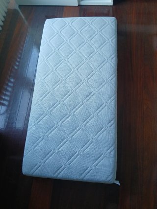 Cuna completa: protector, colchón y ropa de cama
