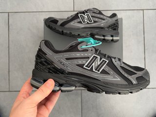 New Balance 1906R Negro/Gris