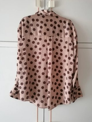 Camisa satinada lunares Zara