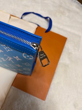 Pochette Louis Vuitton Monogram World Tour