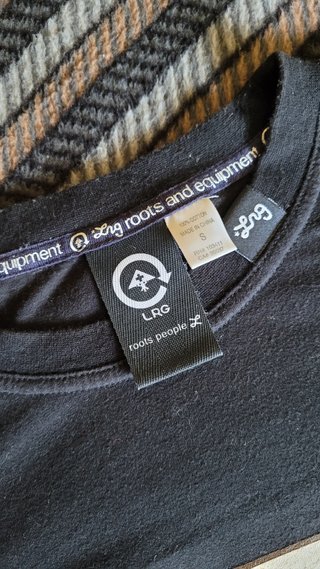 Camiseta LRG Talla S Gráfico Cartas Negra