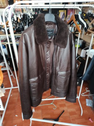 Chaqueta de cuero Cortefiel marrón