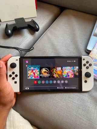 Nintendo Switch OLED Blanca + 5 Juegos