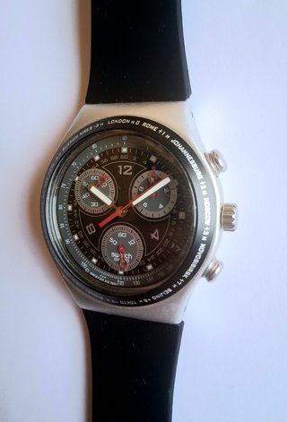 Reloj Swatch Irony Cronógrafo Aluminio Negro/Plata