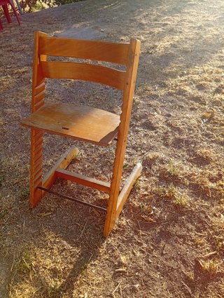 Trona infantil de madera