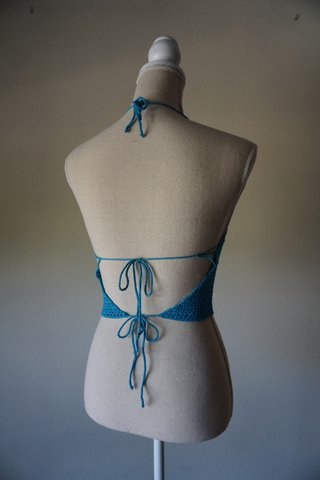 Top de ganchillo azul turquesa