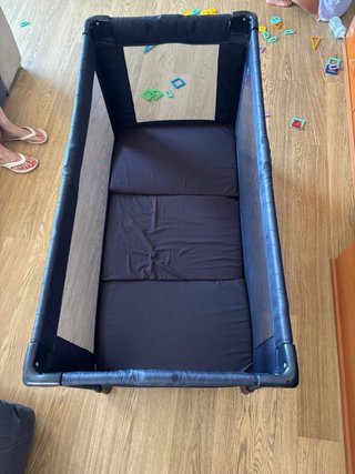 Cuna de viaje plegable