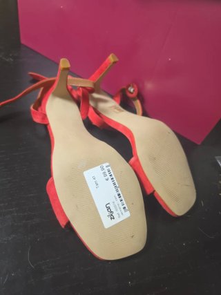 Zapatos de tacón rojos Zilipan