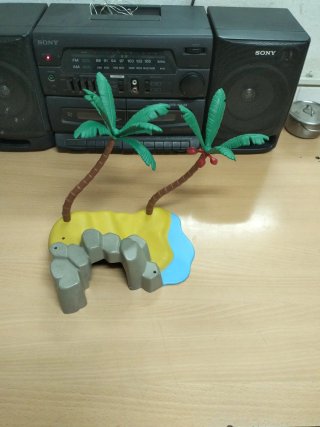 Isla Playmobil con palmeras y cueva