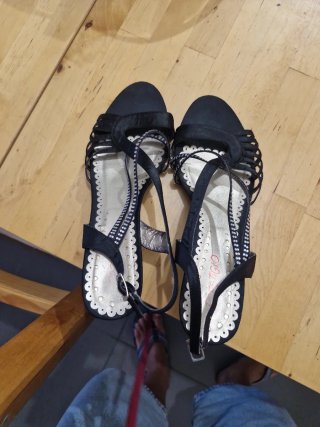 Sandalias tacón negras adornos strass T41