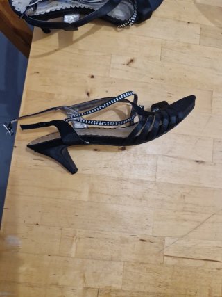 Sandalias tacón negras adornos strass T41