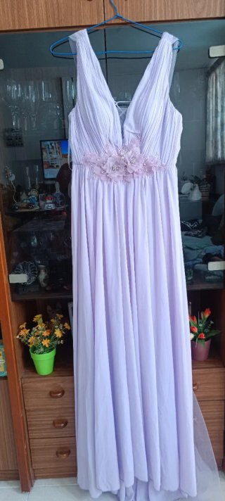 Vestido lila largo con flores 3D