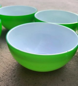 Juego de  6 cuencos  y ensaladera