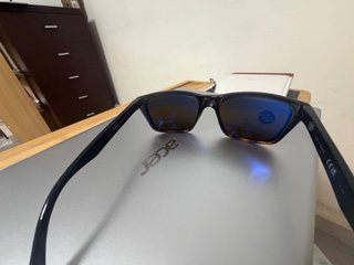 Occhiali da sole Vuarnet neri e marroni